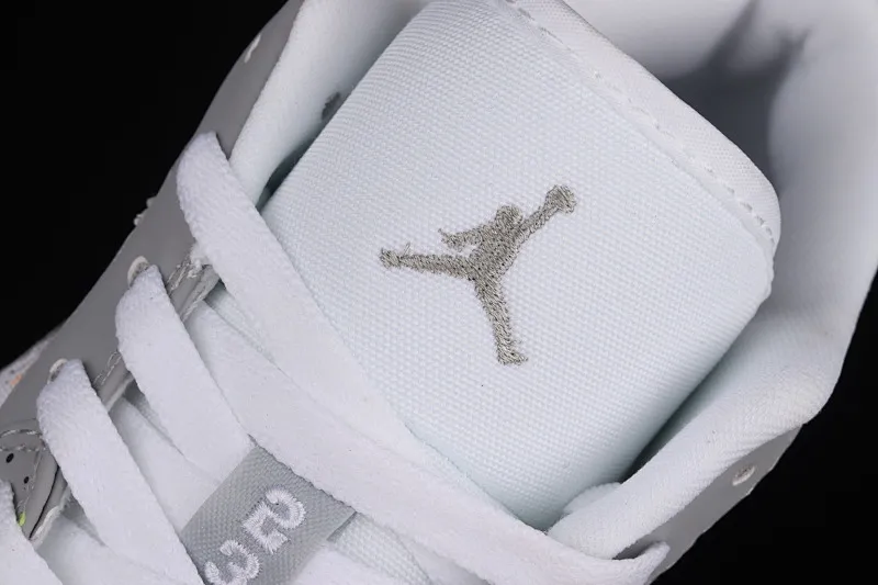 All categories Air Jordan Jordan series basketball shoes Air Jordan 1 Low Air Jordan 1 Low AJ1 Joe 1 inkjet white gray low-top cultural basketball shoes DC0774-001